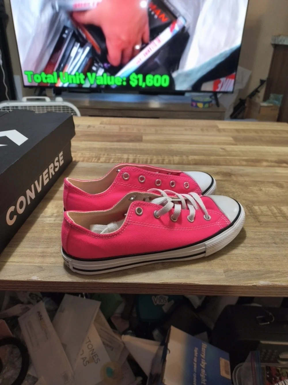 Converse Girls Low Top Canvas Sneakers in Hot Pink Size 3 New In Boxes